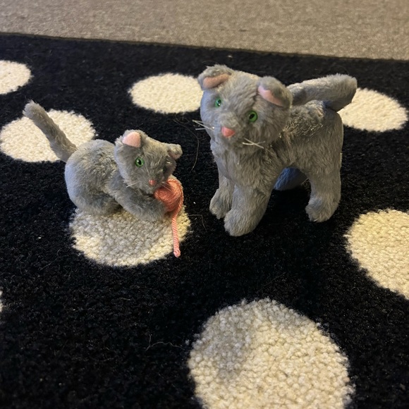 American girl Kristen’s pets mama cat and kitten
